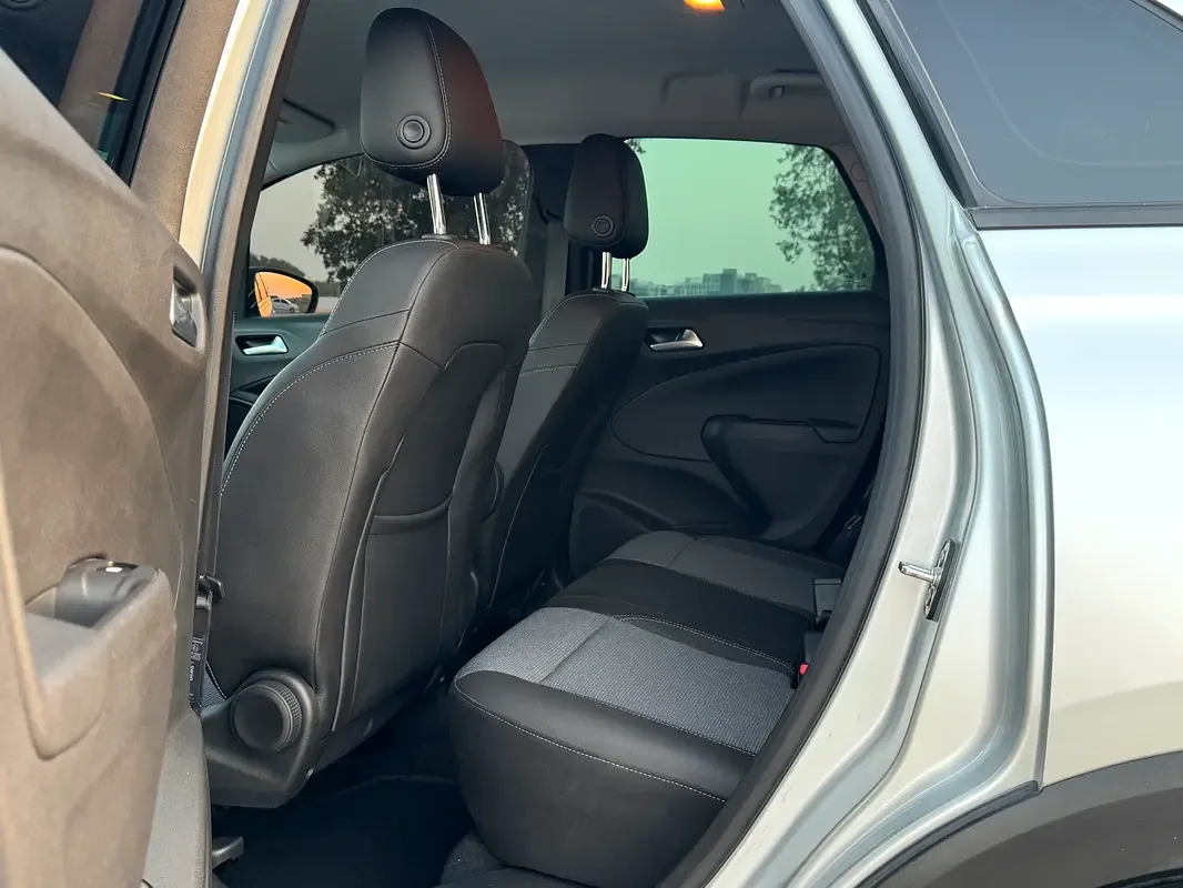 Opel Crossland X 1.2 AT (130 hp) - 11