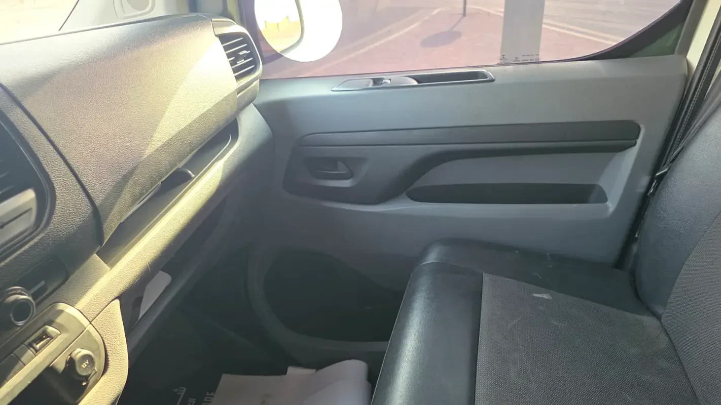 Opel Vivaro 2.0 D AT (150 hp) - 16