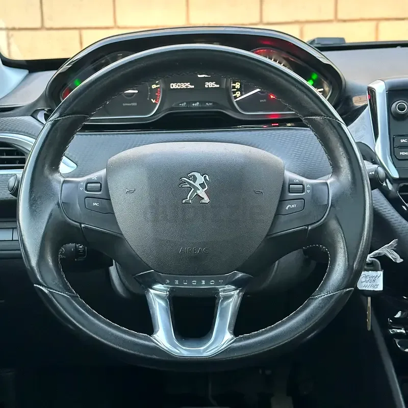 Peugeot 2008 1.2 AT (110 حصان) - 5