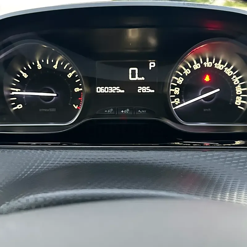 Peugeot 2008 1.2 AT (110 حصان) - 10
