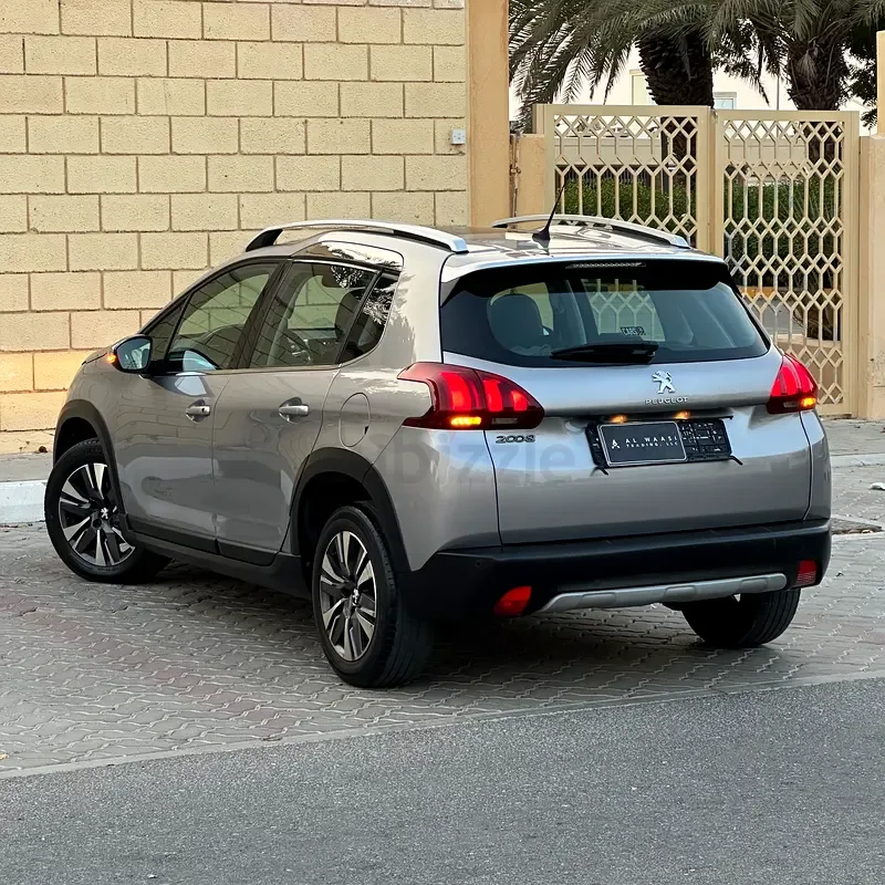 Peugeot 2008 1.2 AT (110 حصان) - 8