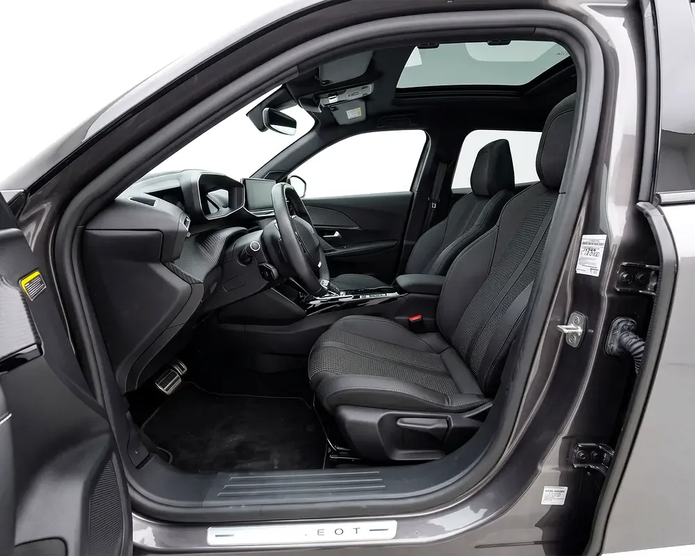 Peugeot 2008 1.2 AT (130 hp) - 8