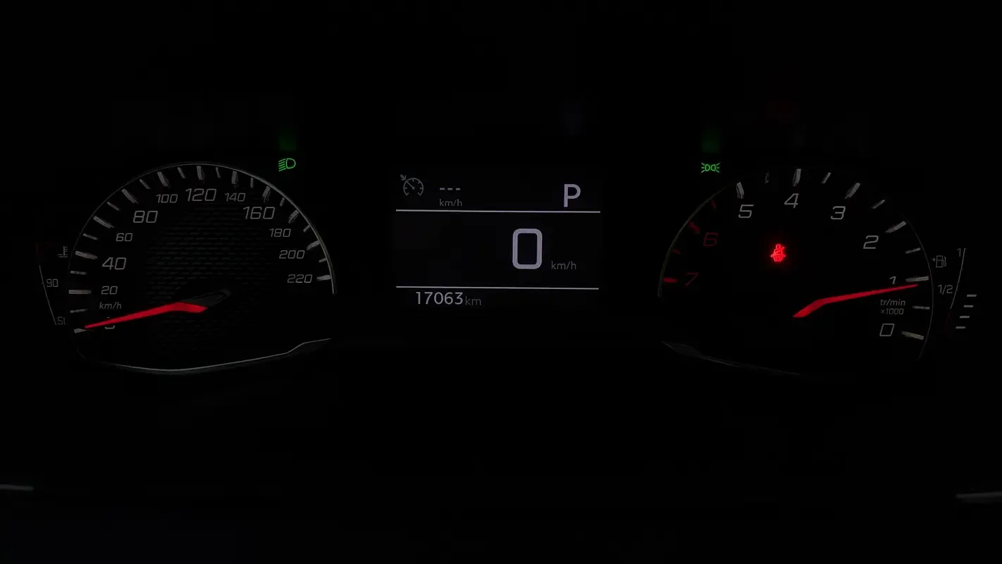 Peugeot 2008 1.2 AT (130 hp) - 9