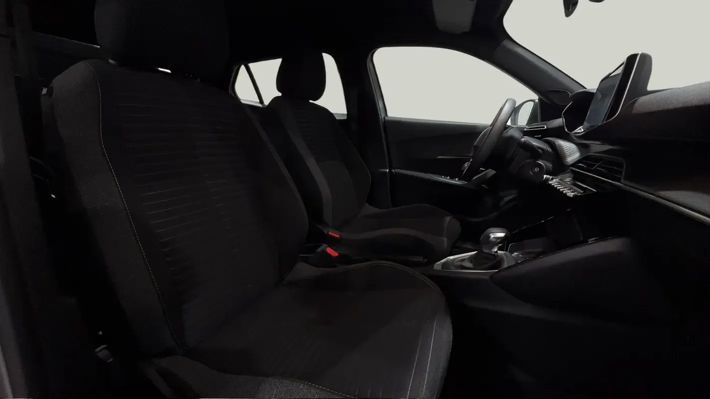 Peugeot 2008 1.2 AT (130 hp) - 6