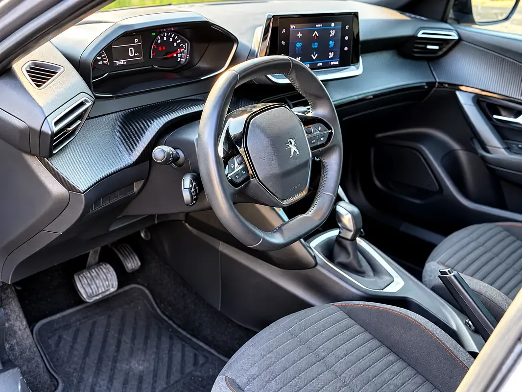 Peugeot 2008 1.2 AT (130 حصان) - 8