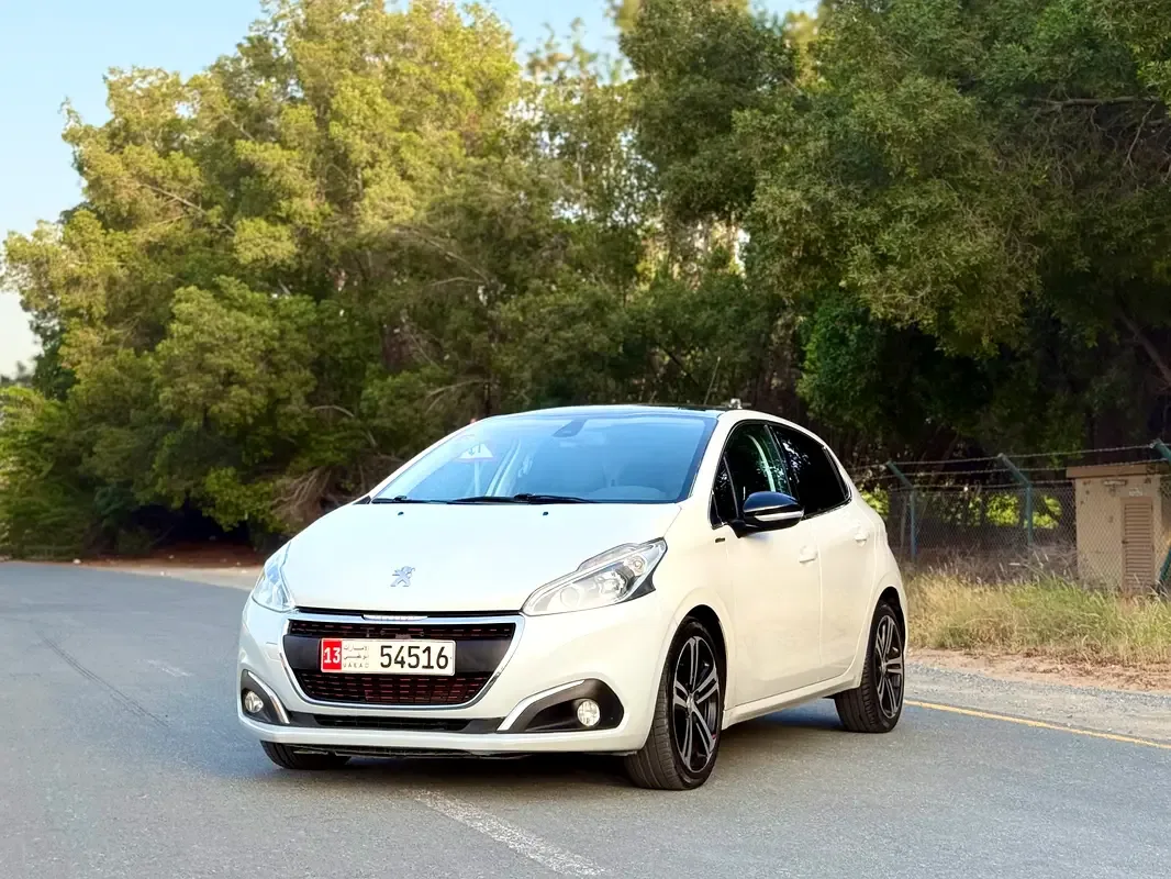 Peugeot 208 1.2 AT (110 hp)