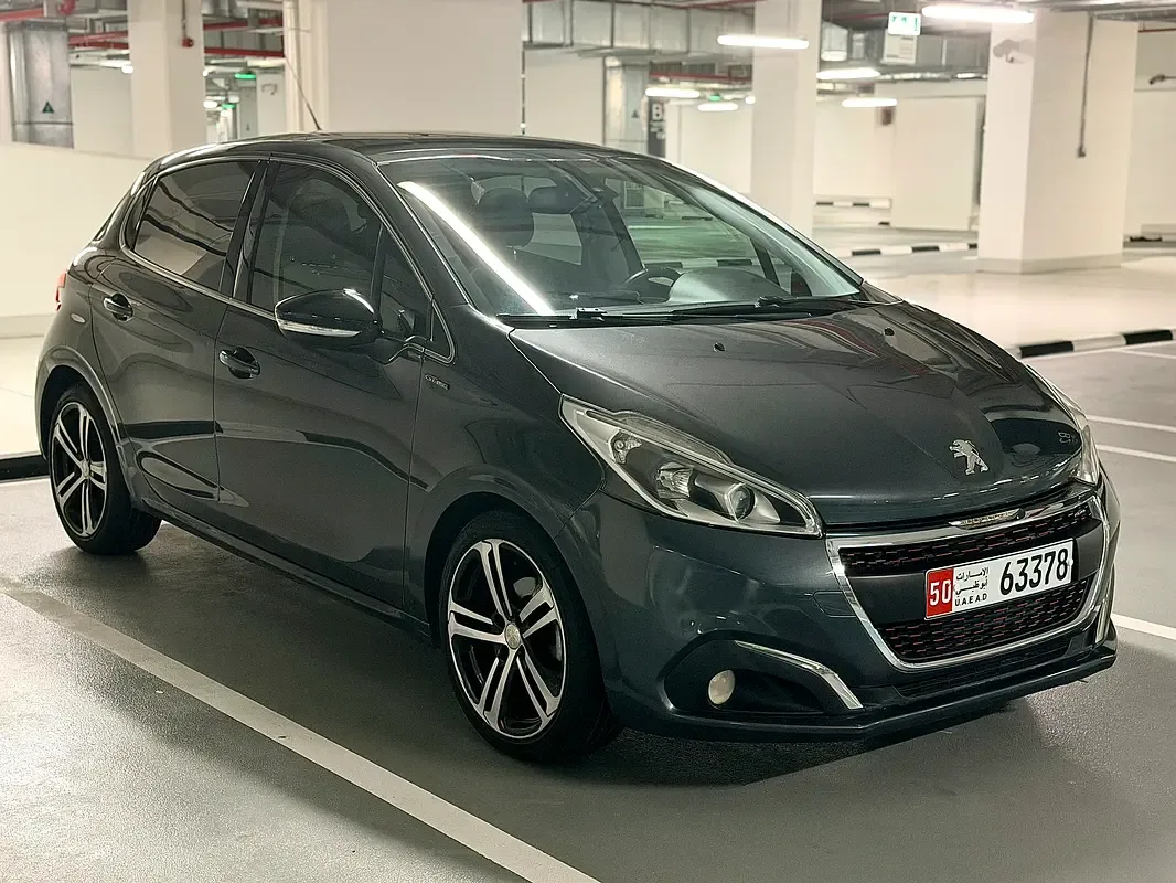 Peugeot 208 1.2 AT (110 hp)