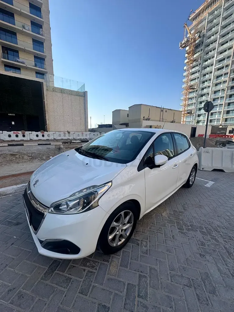 Peugeot 208 1.2 AT (110 hp)