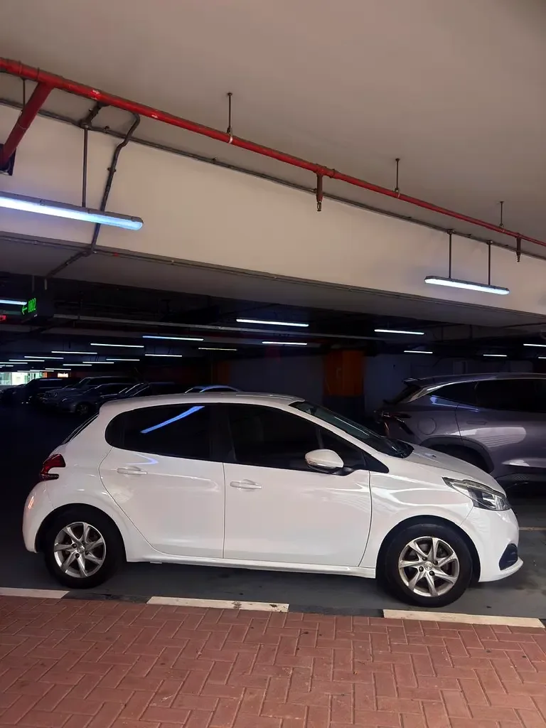 Peugeot 208 1.2 AT (110 hp) - 8