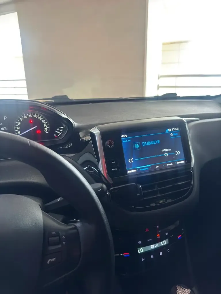 Peugeot 208 1.2 AT (110 hp) - 6