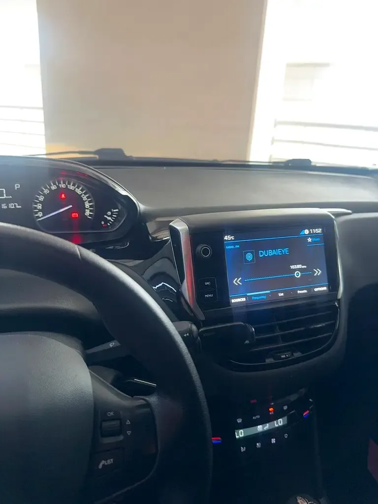 Peugeot 208 1.2 AT (110 hp) - 10