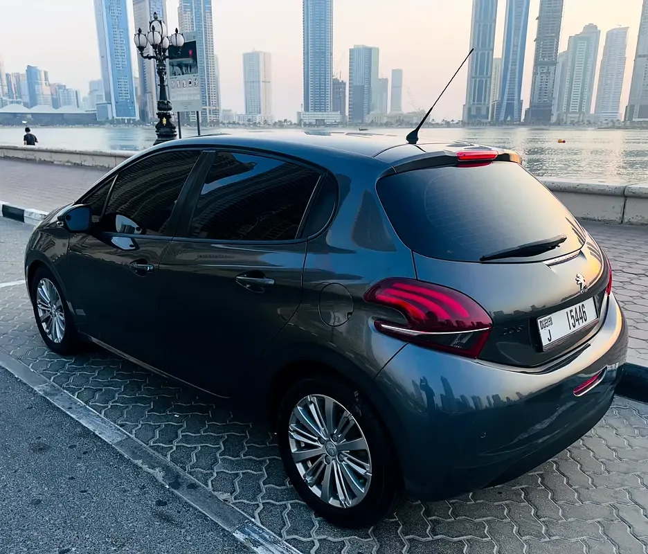 Peugeot 208 1.2 AT (110 حصان) - 3