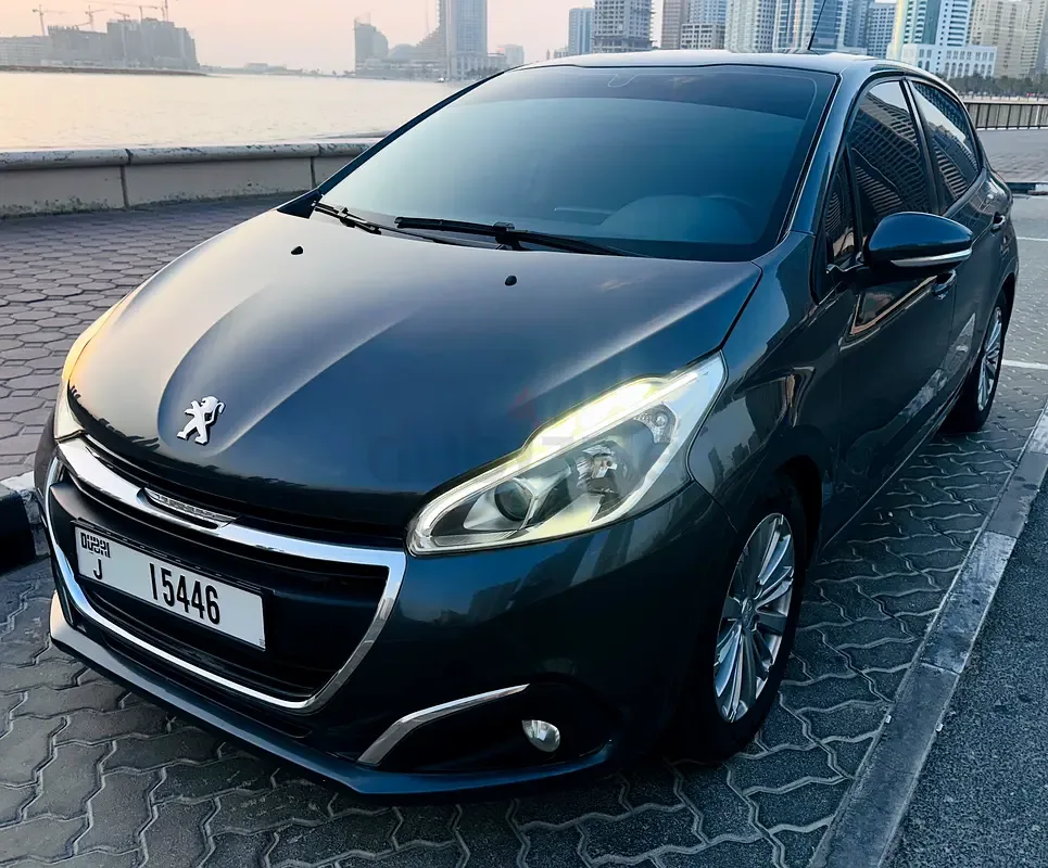 Peugeot 208 1.2 AT (110 hp)