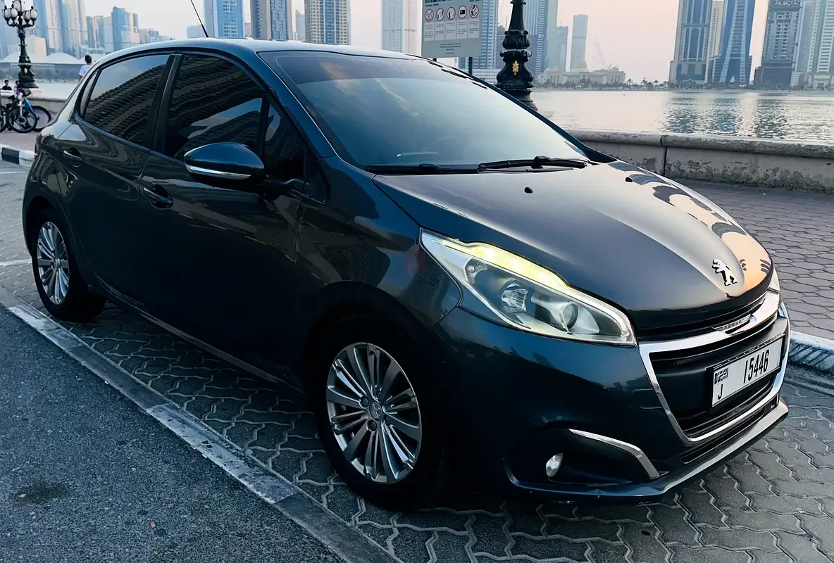 Peugeot 208 1.2 AT (110 حصان) - 6