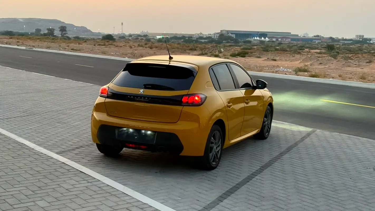 Peugeot 208 1.2 AT (130 حصان) - 4