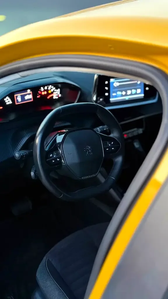 Peugeot 208 1.2 AT (130 حصان) - 2