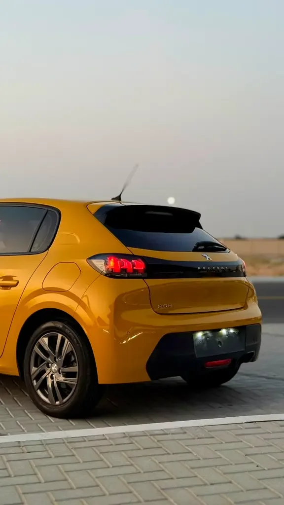 Peugeot 208 1.2 AT (130 حصان) - 6