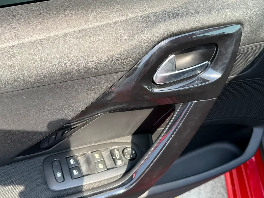 Peugeot 208 1.2 AT (130 حصان) - 15