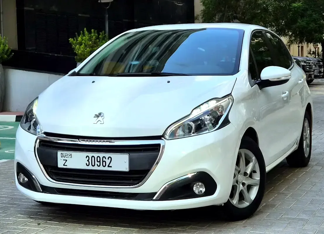 Peugeot 208 1.2 AT (130 حصان)