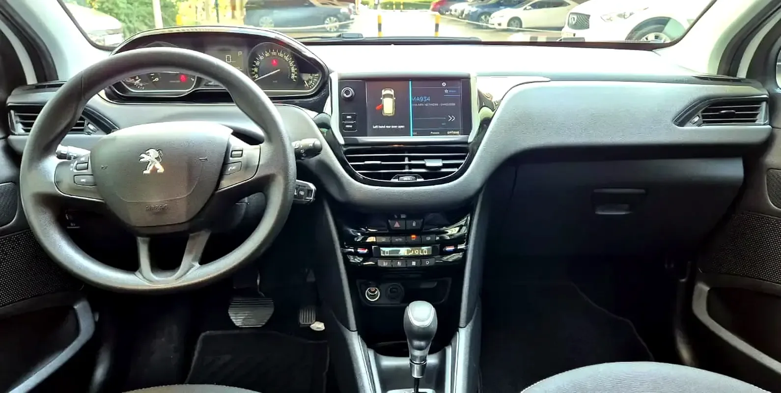 Peugeot 208 1.2 AT (130 حصان) - 4