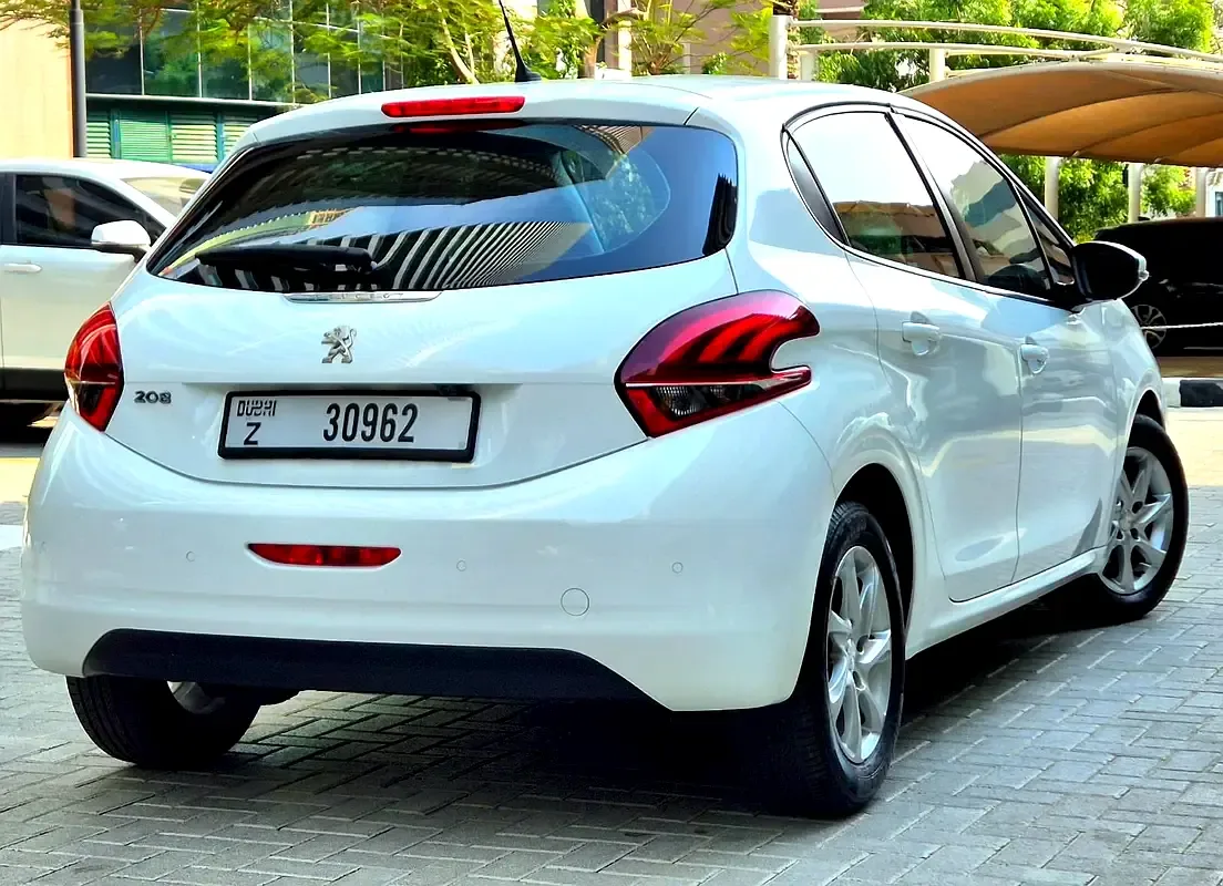 Peugeot 208 1.2 AT (130 حصان) - 3