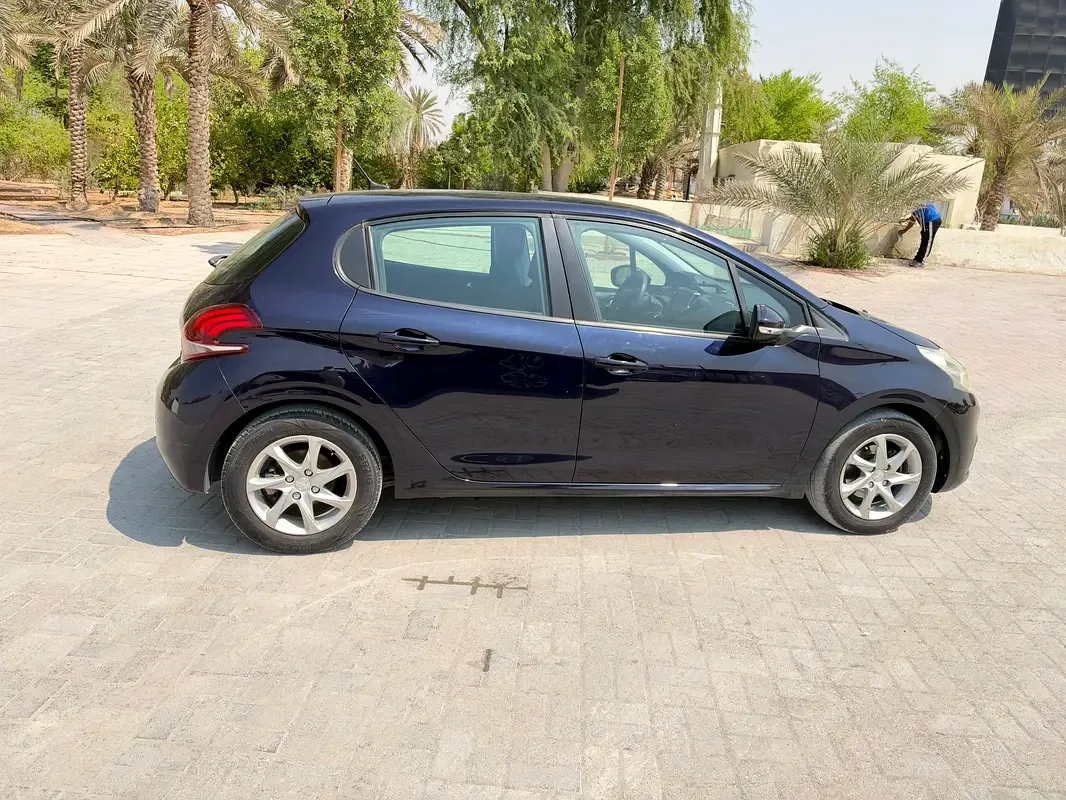 Peugeot 208 1.2 AT (130 حصان) - 4