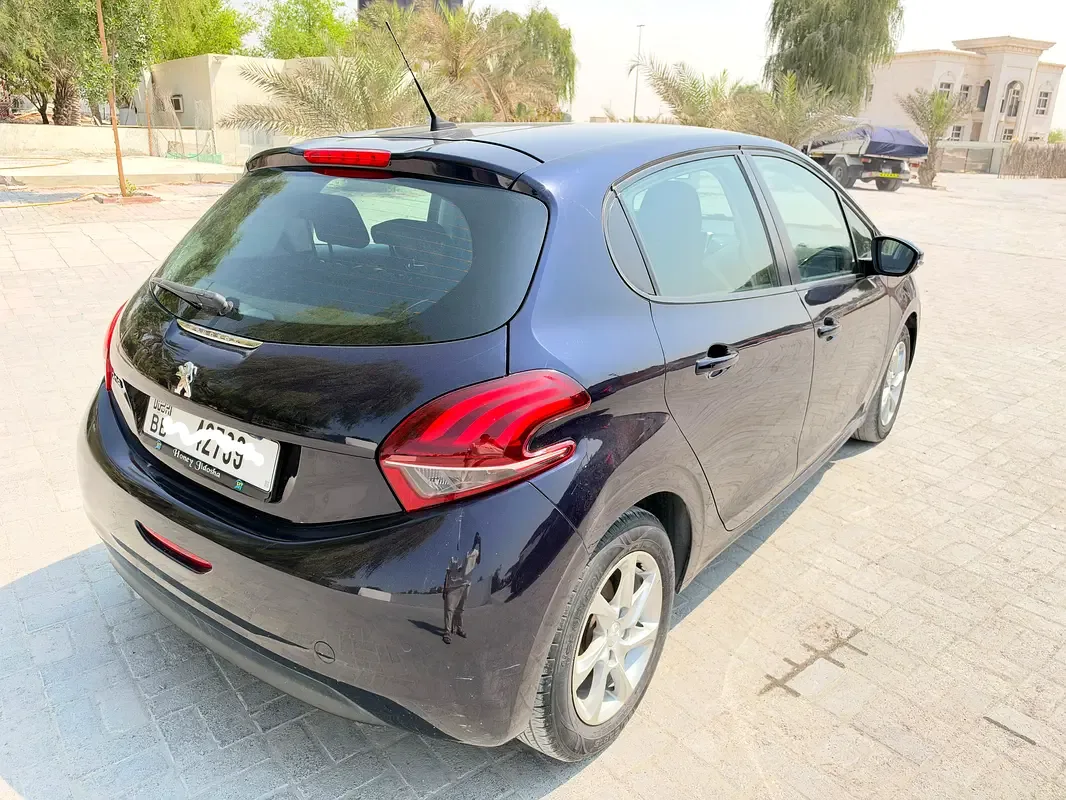 Peugeot 208 1.2 AT (130 حصان) - 2