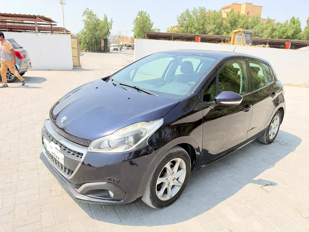 Peugeot 208 1.2 AT (130 حصان) - 11