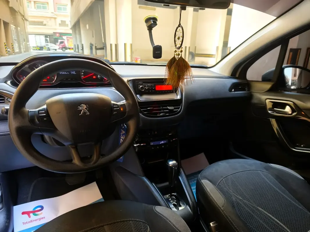 Peugeot 208 1.6 AMT (100 hp)
