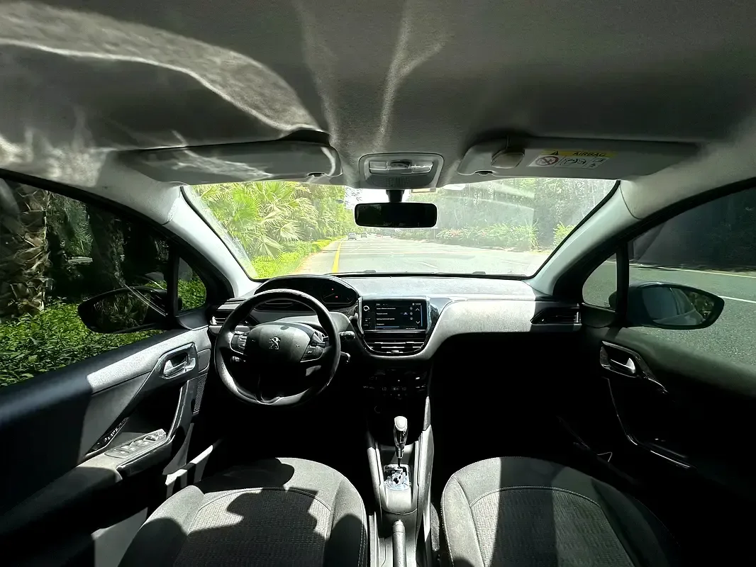 Peugeot 208 1.6 MT (165 حصان) - 11