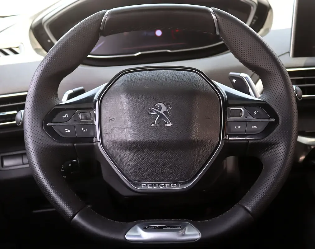 Peugeot 3008 1.6 AT (150 حصان) - 12