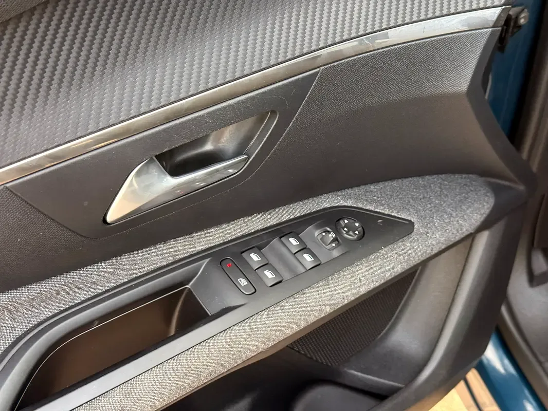 Peugeot 3008 1.6 AT (180 حصان) - 15