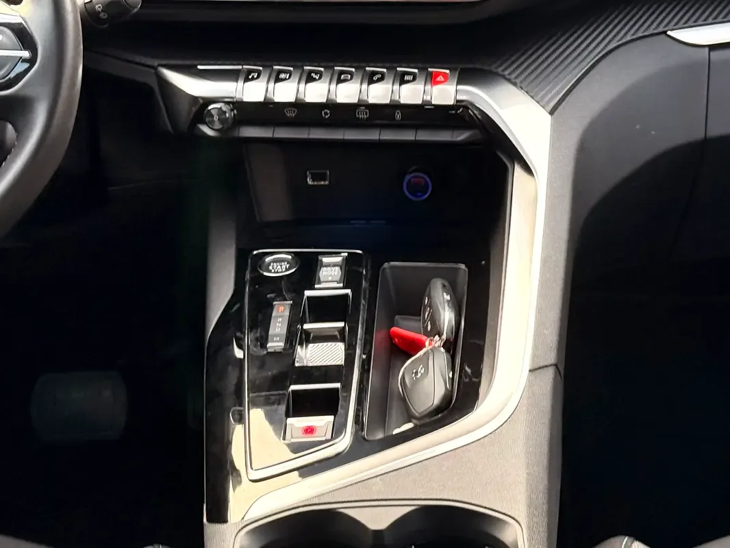 Peugeot 3008 1.6 AT (180 hp) - 14
