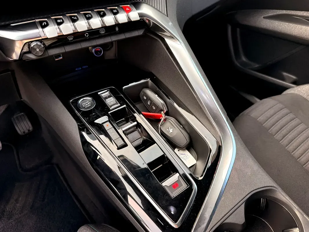 Peugeot 3008 1.6 AT (180 hp) - 16
