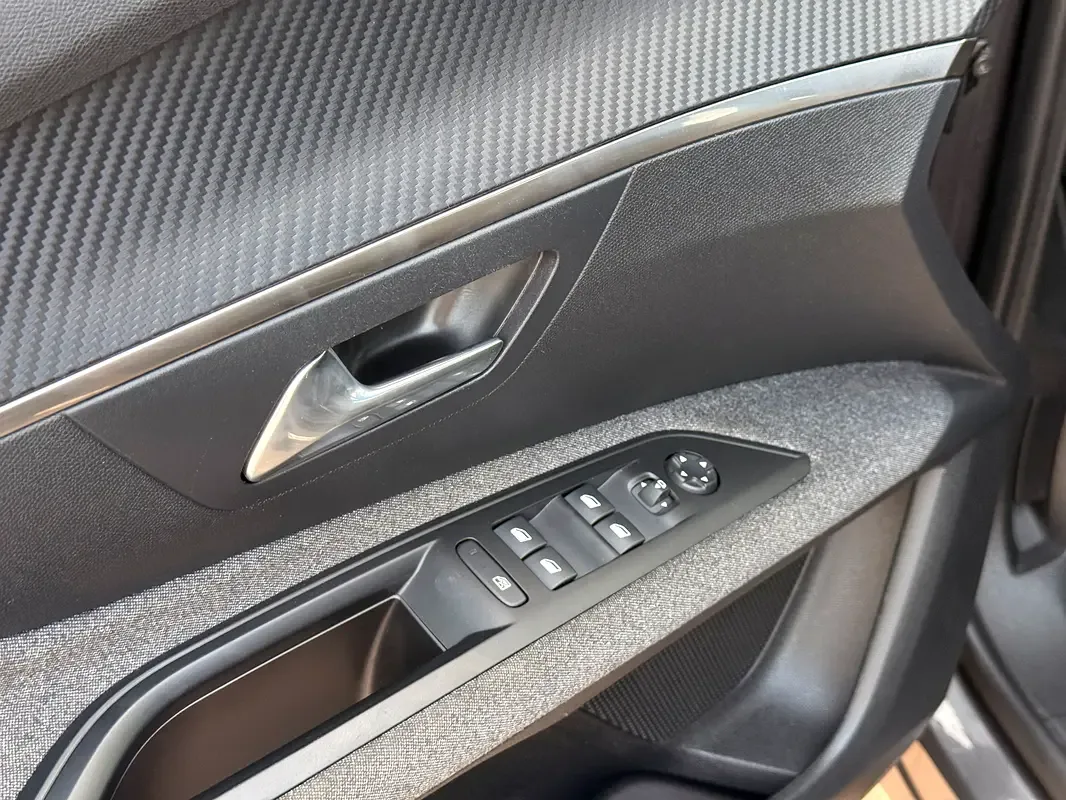 Peugeot 3008 1.6 AT (180 hp) - 17