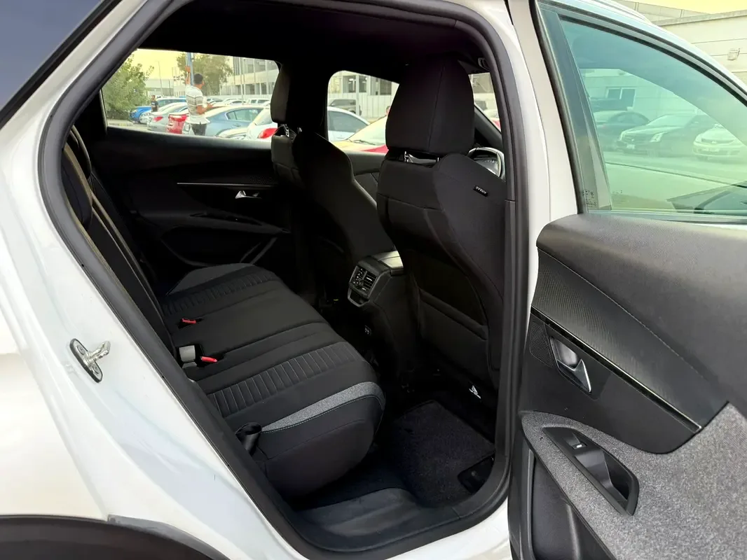 Peugeot 3008 1.6 AT (180 حصان) - 12