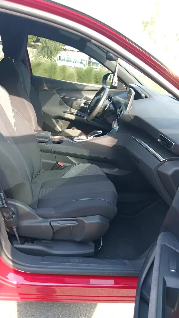 Peugeot 3008 1.6 AT (180 hp) - 11