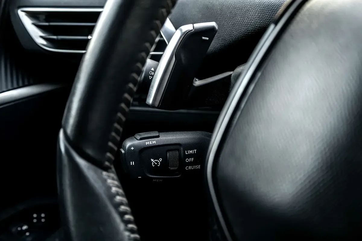 Peugeot 3008 1.6 AT (180 حصان) - 13