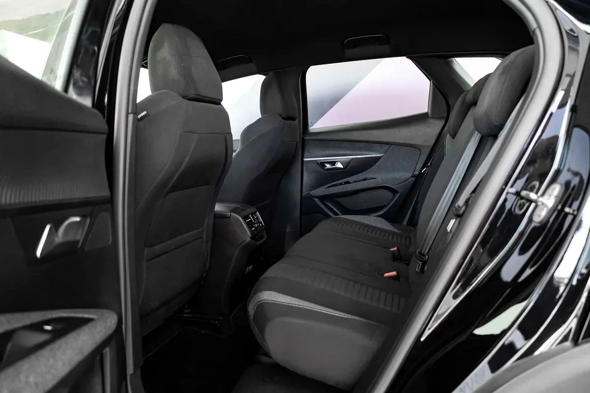 Peugeot 3008 1.6 AT (180 حصان) - 17