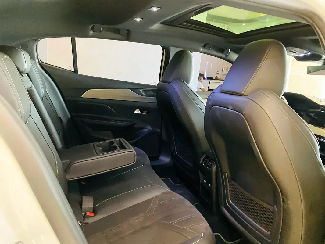 Peugeot 408 1.6 AT (175 حصان) - 13