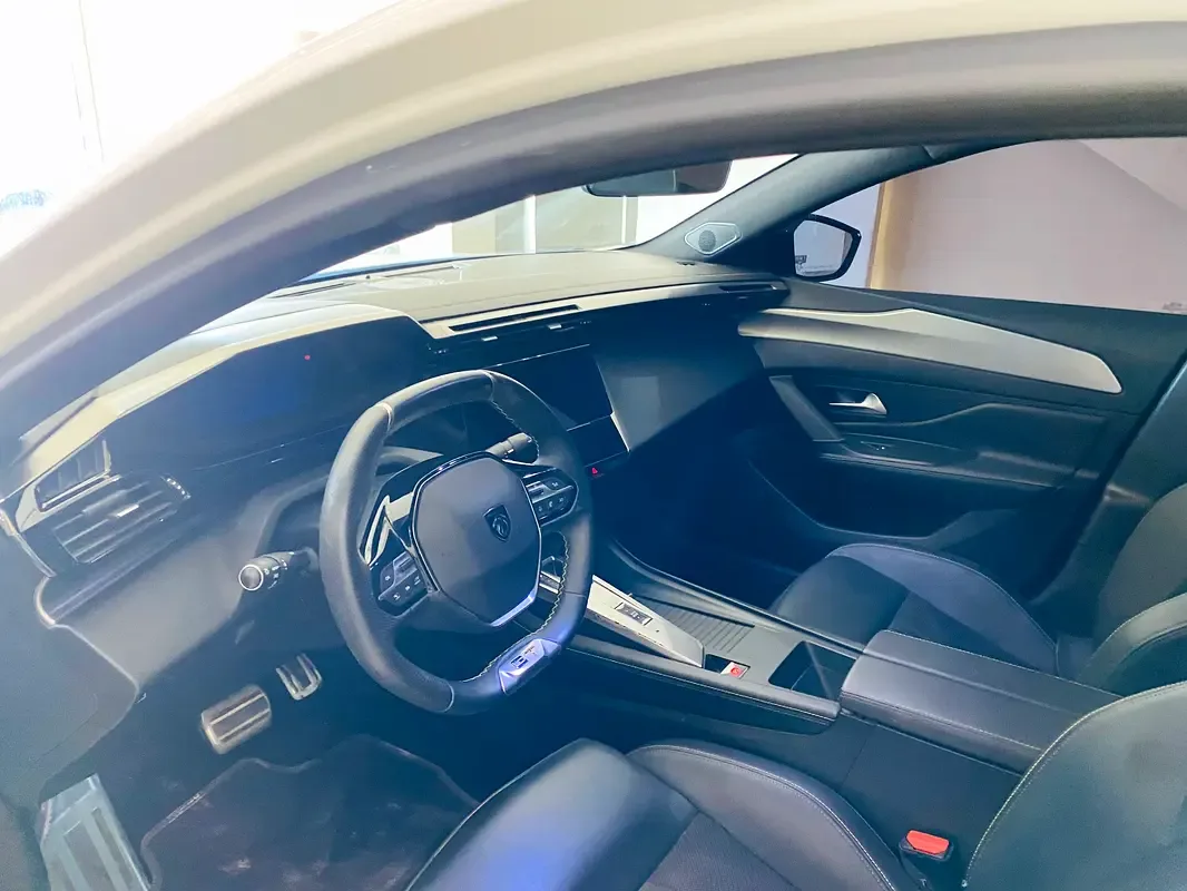 Peugeot 408 1.6 AT (175 حصان) - 16