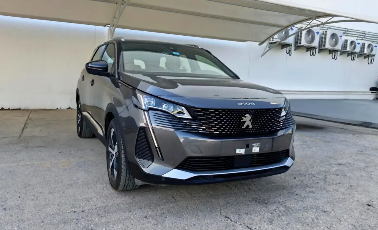 Peugeot 5008 1.6 AT (150 hp)