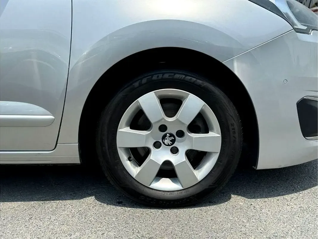 Peugeot 5008 1.6 AT (156 حصان) - 8
