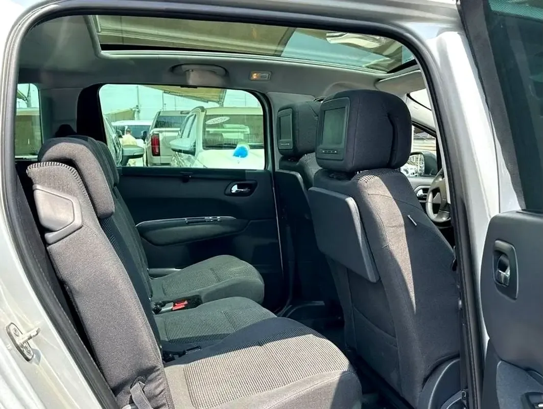 Peugeot 5008 1.6 AT (156 حصان) - 13