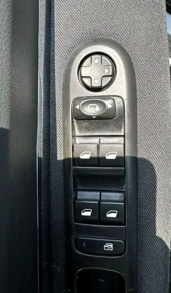 Peugeot 5008 1.6 AT (156 حصان) - 15