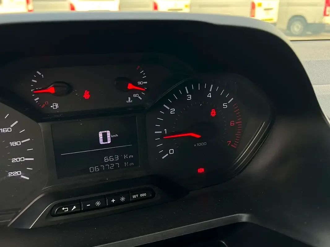 Peugeot Partner 1.5 MT (102 hp) - 13