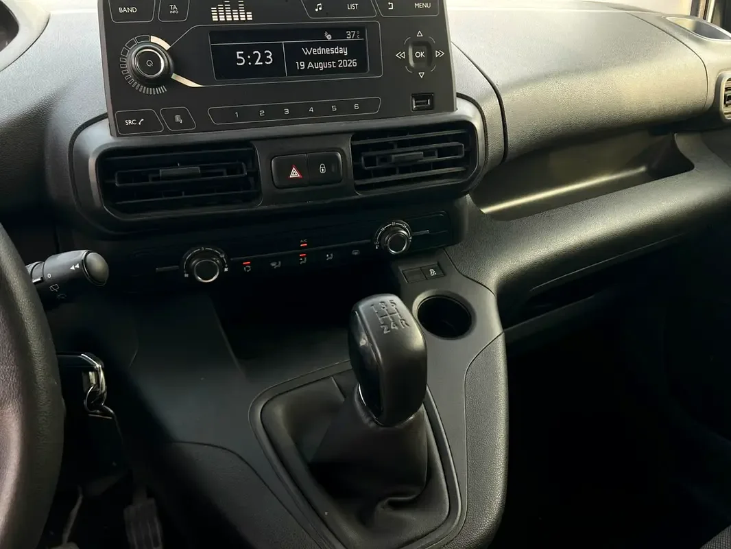 Peugeot Partner 1.5 MT (102 hp) - 12