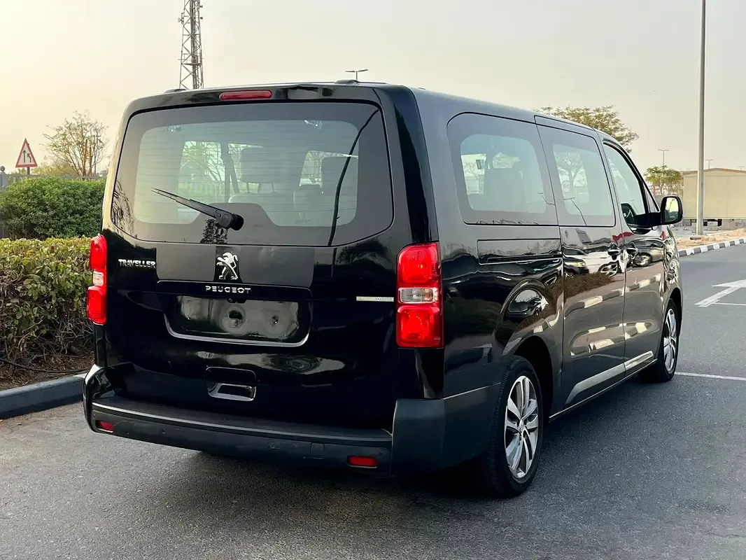 Peugeot Traveller 2.0 AT (177 حصان) - 2