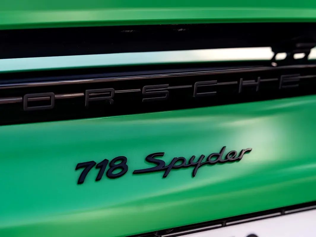 Porsche 718 Spyder 4.0 AMT RWD (500 حصان) - 9