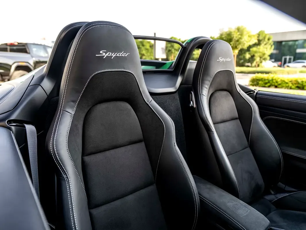 Porsche 718 Spyder 4.0 AMT RWD (500 حصان) - 12